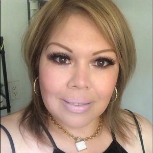 Meet your Posher, Nancy